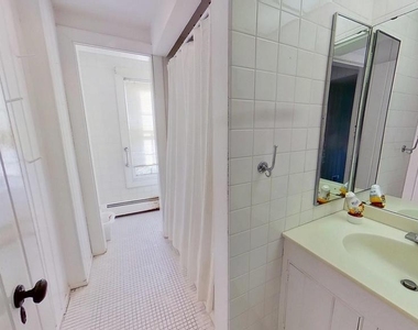 11525 High Point Road - Photo Thumbnail 4