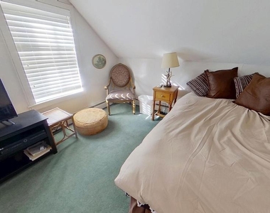 11525 High Point Road - Photo Thumbnail 6