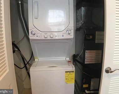 2631 W Girard Avenue - Photo Thumbnail 2