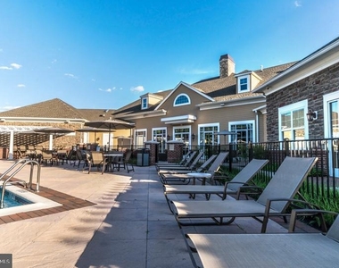 1307 Churchill Downs Way - Photo Thumbnail 11