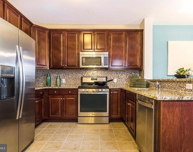 1307 Churchill Downs Way - Photo Thumbnail 18