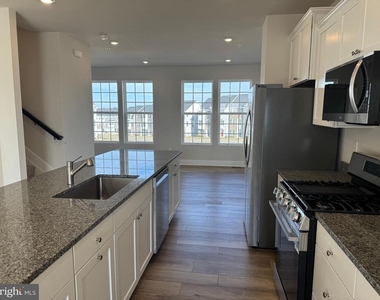 1826 Oxbow Road - Photo Thumbnail 3