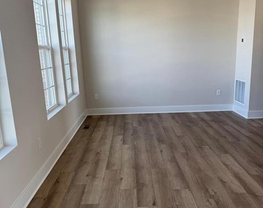 1826 Oxbow Road - Photo Thumbnail 10