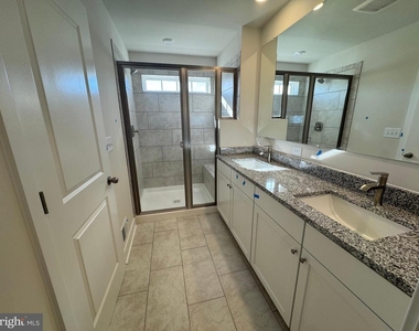 1826 Oxbow Road - Photo Thumbnail 15