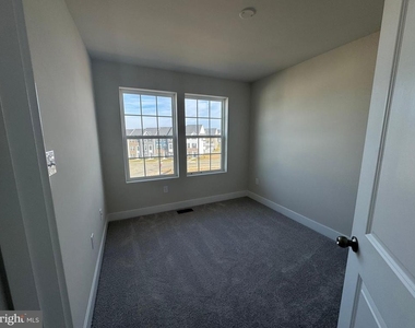 1826 Oxbow Road - Photo Thumbnail 19