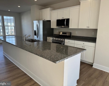 1826 Oxbow Road - Photo Thumbnail 2