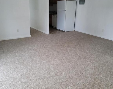 625 A Chesapeake Street Se - Photo Thumbnail 12