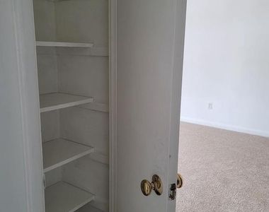 625 A Chesapeake Street Se - Photo Thumbnail 7