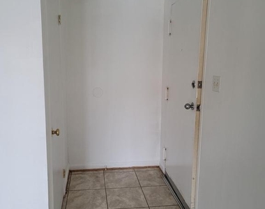 625 A Chesapeake Street Se - Photo Thumbnail 2