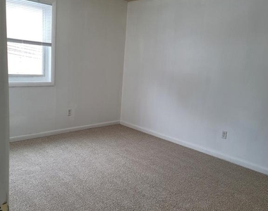 625 A Chesapeake Street Se - Photo Thumbnail 9
