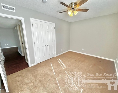 620 E Davis Street - Photo Thumbnail 10