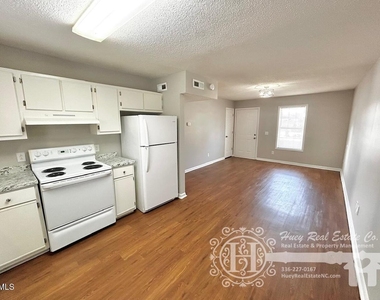 620 E Davis Street - Photo Thumbnail 2