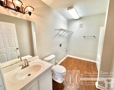 620 E Davis Street - Photo Thumbnail 7
