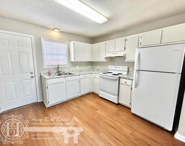 620 E Davis Street - Photo Thumbnail 4