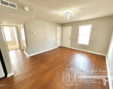 620 E Davis Street - Photo Thumbnail 5