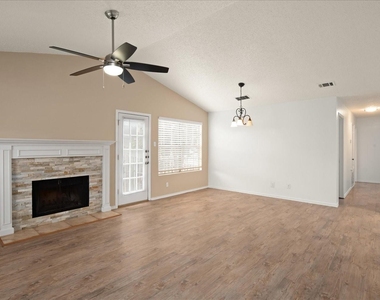 220 Sailmaster St - Photo Thumbnail 8