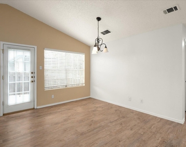 220 Sailmaster St - Photo Thumbnail 10