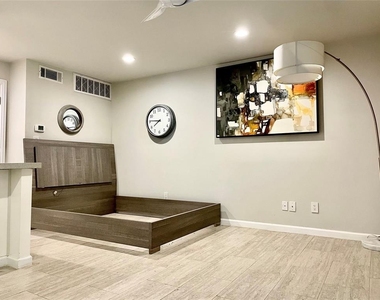 3110 Red River St - Photo Thumbnail 2