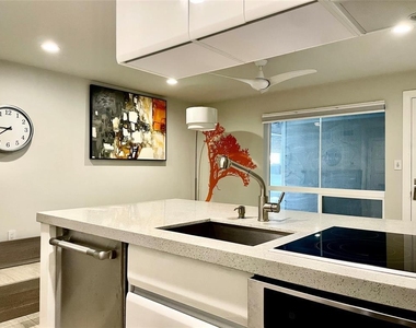 3110 Red River St - Photo Thumbnail 11