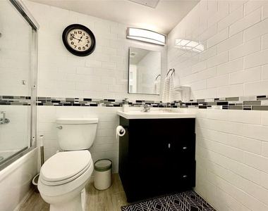 3110 Red River St - Photo Thumbnail 13
