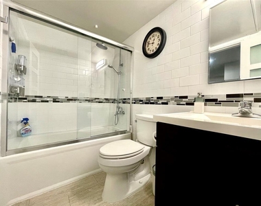 3110 Red River St - Photo Thumbnail 8
