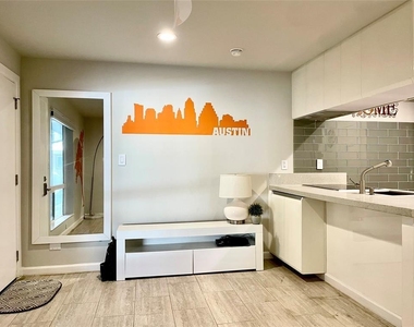 3110 Red River St - Photo Thumbnail 6