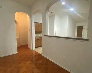 3400 Barksdale Ln - Photo Thumbnail 10