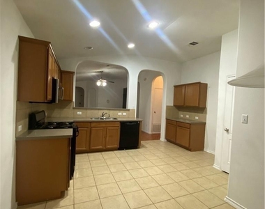 3400 Barksdale Ln - Photo Thumbnail 5