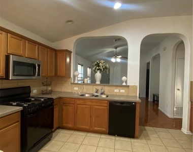 3400 Barksdale Ln - Photo Thumbnail 2