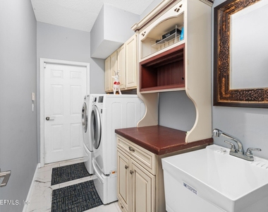 425 Oak Pond Drive - Photo Thumbnail 32