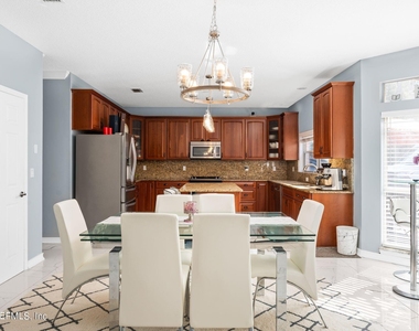 425 Oak Pond Drive - Photo Thumbnail 8