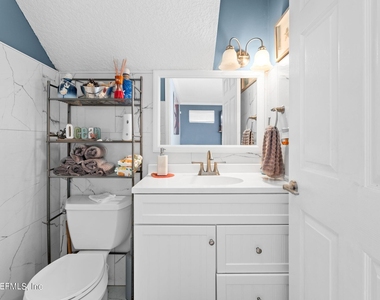 425 Oak Pond Drive - Photo Thumbnail 24