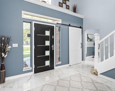 425 Oak Pond Drive - Photo Thumbnail 15