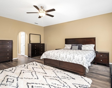 425 Oak Pond Drive - Photo Thumbnail 28