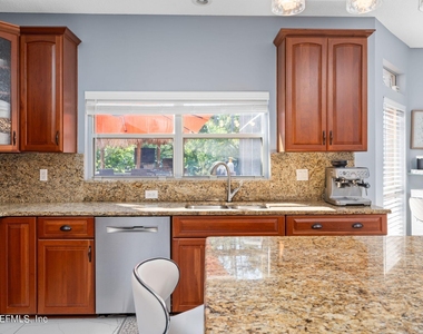 425 Oak Pond Drive - Photo Thumbnail 12