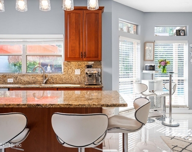 425 Oak Pond Drive - Photo Thumbnail 7
