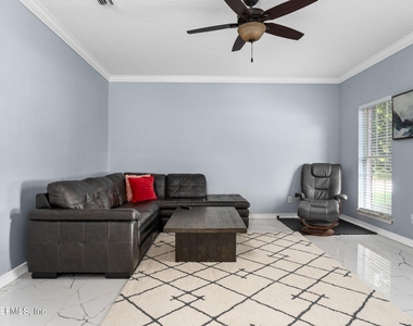 425 Oak Pond Drive - Photo Thumbnail 21