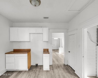 522 W 21st Street - Photo Thumbnail 20
