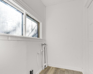 522 W 21st Street - Photo Thumbnail 15