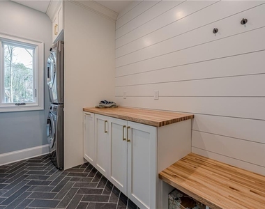 4562 Columns Drive - Photo Thumbnail 26