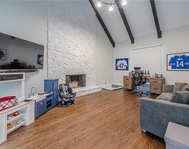 4562 Columns Drive - Photo Thumbnail 14