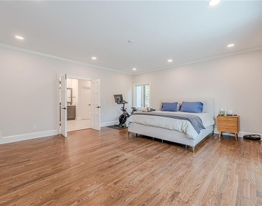 4562 Columns Drive - Photo Thumbnail 33