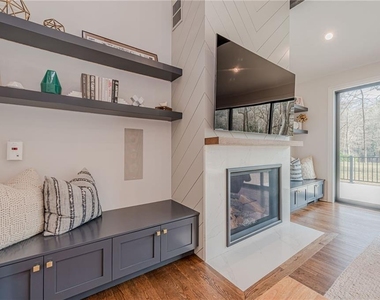 4562 Columns Drive - Photo Thumbnail 31