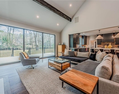 4562 Columns Drive - Photo Thumbnail 29