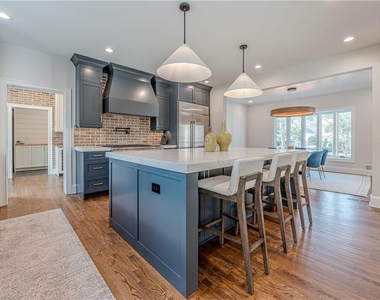 4562 Columns Drive - Photo Thumbnail 18