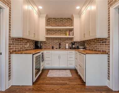 4562 Columns Drive - Photo Thumbnail 24