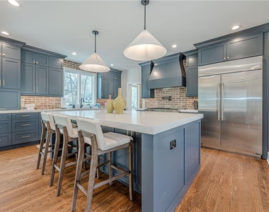 4562 Columns Drive - Photo Thumbnail 17