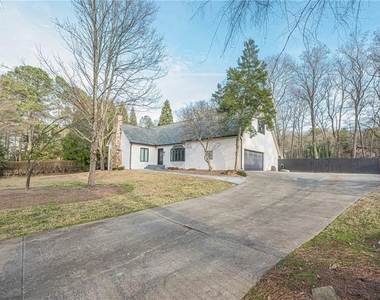 4562 Columns Drive - Photo Thumbnail 5