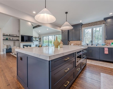 4562 Columns Drive - Photo Thumbnail 19
