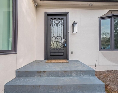 4562 Columns Drive - Photo Thumbnail 6
